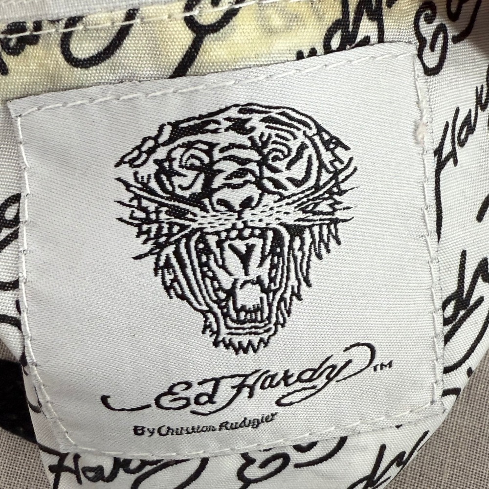 Ed Hardy Red Crossbody Bag with Skull Design - Picture 10 of 12